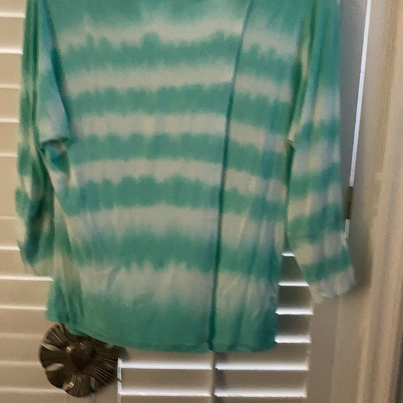 Cielo stretch open back tie dye shirt - Picture 2 of 4